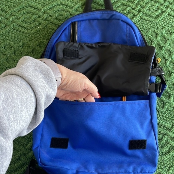Land’s End Small Convertible Backpack EUC - Picture 4 of 7